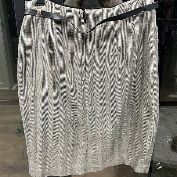Chevron Skirt with Belt - 12 - Picture 2 of 2